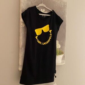 Karl Lagerfeld stylish dress!